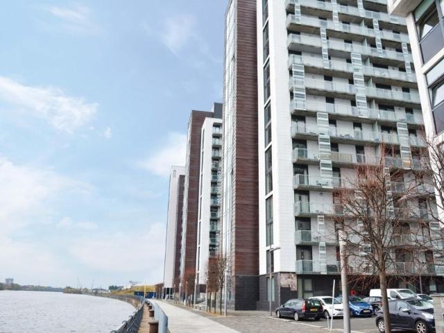 Castlebank Place, Glasgow G11, 2 bed flat to rent, £1,300 pcm | PrimeLocation