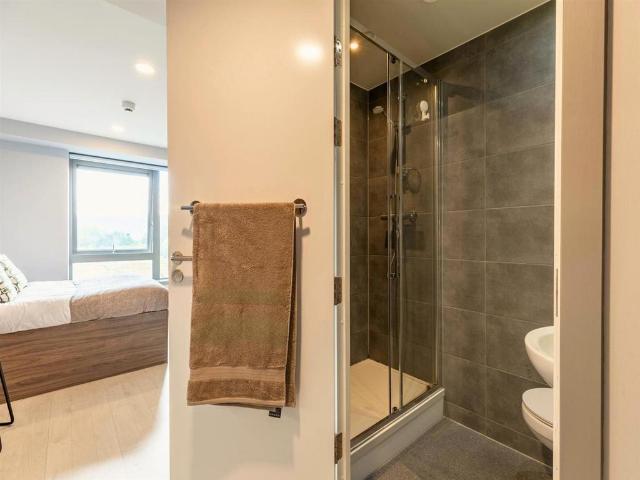 Castlebank Street, Glasgow G11 Studio to rent £1,192 pcm £275 pw