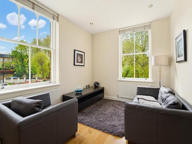Castlebar Park, London W5 1 bed flat to rent £2,000 pcm £462 pw