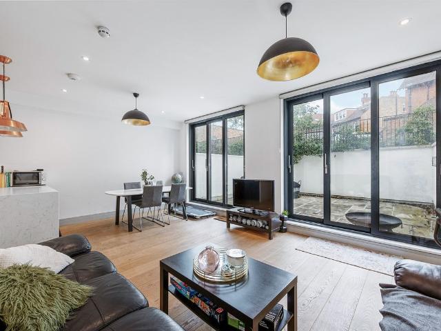 Castlebar Road W5, 3 bed flat to rent, £3,600 pcm | PrimeLocation