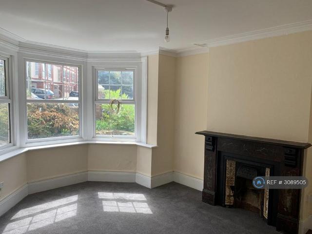 Castledown Avenue, Hastings, TN34 3 bed flat to rent £1,395 pcm £322 pw