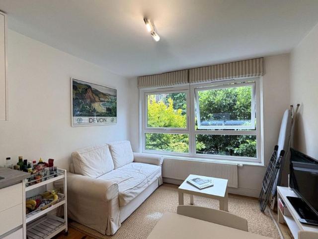 Castleford Court, Henderson Drive NW8, 2 bed flat to rent, £2,980 pcm | PrimeLocation
