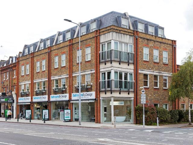 Castlegate, Kew, Richmond TW9, 2 bed flat to rent, £2,150 pcm | PrimeLocation