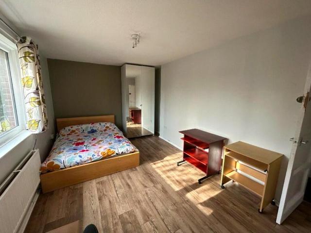 Castlehaven Road, London, NW1 4 bed apartment to rent £4,100 pcm £946 pw