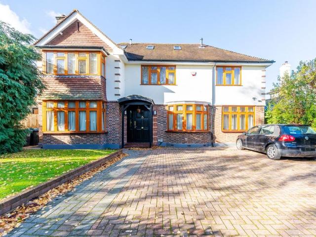 Castlemaine Avenue, South Croydon, CR2 5 bed detached house to rent £5,500 pcm £1,269 pw