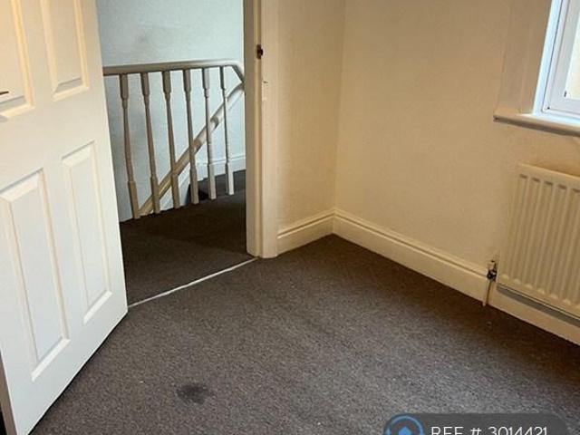 Castlereagh Road, Stockton On Tees, TS19 1 bed in a house share to rent £450 pcm £104 pw