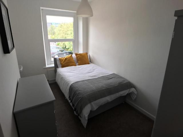 Castlereagh Street, Barnsley, South. 5 bed house share to rent £412 pcm £95 pw