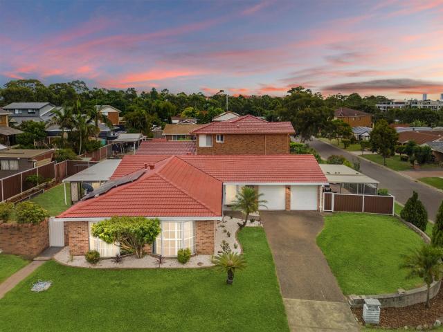 Casula, 4 Randwick Close