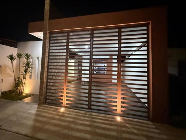 CASA EN VENTA, 2 RECAMARAS, SOLA PLANTA CAUCEL MERIDA NORTE NVC 2888