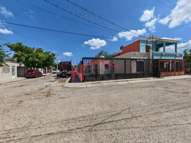 CAS EN VENTA EN PUEBLO ESCONDIDO