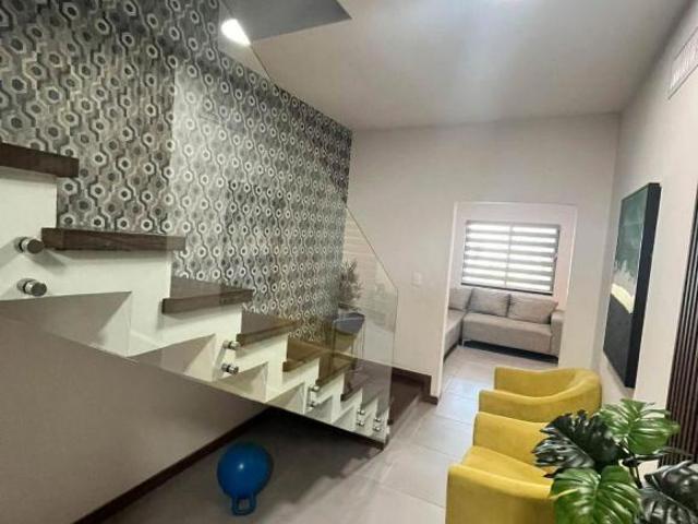 CAS EN VENTA RINCONADAS DEL VALLE ZONA SENDERO