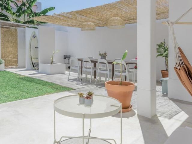 Casa Muito = Beach + City + Surf