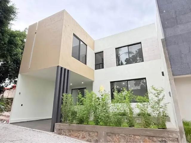 Casa muy cercana a Costco Cuernavaca