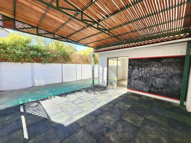 CASA Machalí, Las Pircas. Habilitada con 3 departamentos | 4 dormitorios por 4700.00 en Machalí