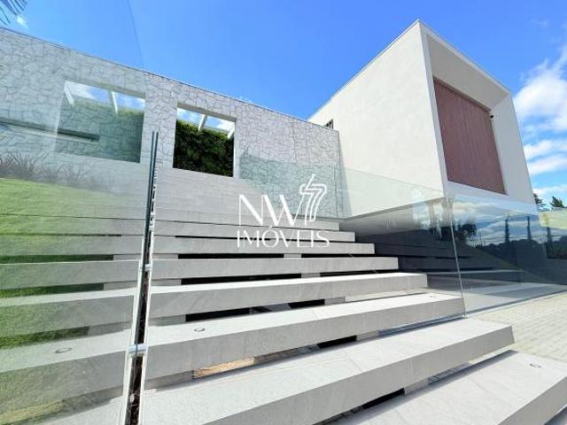 Casa Magnifica com Linda Vista e com fino acabamento