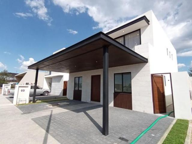 CASA MAGNOLIA EN VENTA EN CORREGIDORA