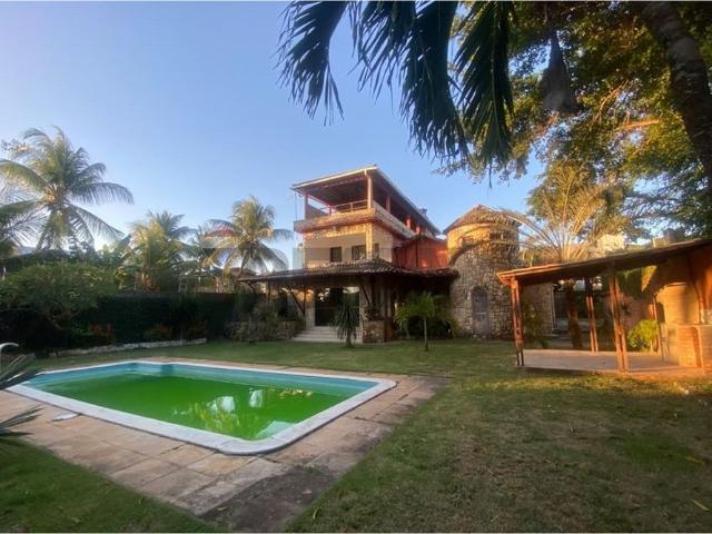 Casa mágica reformada na Vila de Ponta Negra com 3 quartos, jardim amplo, piscina e churrasqueira!