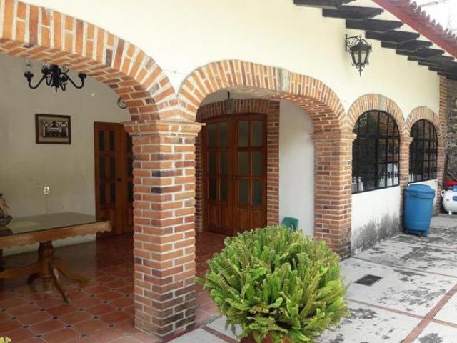 Hermosa casa en Malinalco a una cuadra del centro