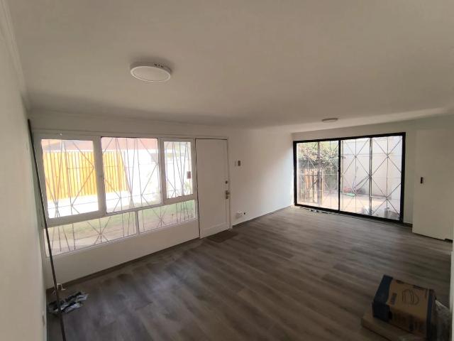 Casa manuel barrios 4d/2b 1 baño en exterior remodelada