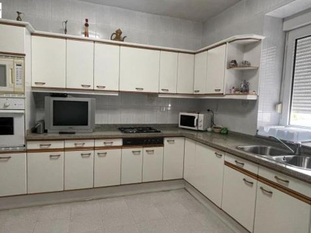CASA MAS NAVE CERCA DE BUSTILLO DEL PARAMO