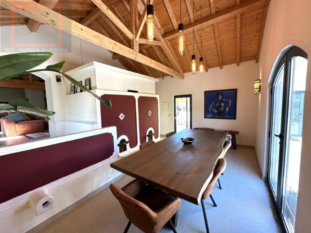 Casa maravilhosamente renovada com uma casa de férias e piscina