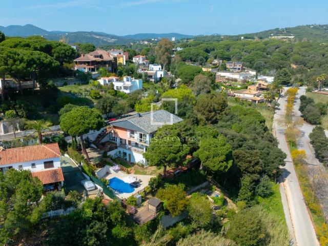 Casa mediterránea a la venta en Arenys de Mar, muy cerca del. 493m² Arenys de Mar
