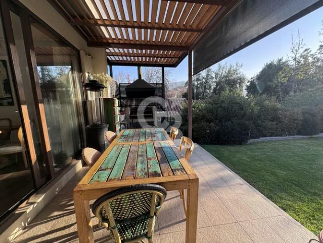 Casa Mediterránea en Santuario del Valle. 4 dormitorios por 29890.00 en Lo Barnechea