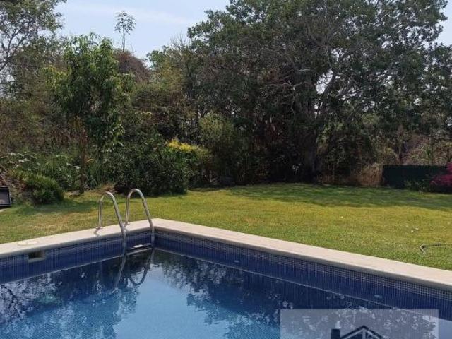 Casa Minimalista de 3 Niveles en Lomas de Cocoyoc, Morelos