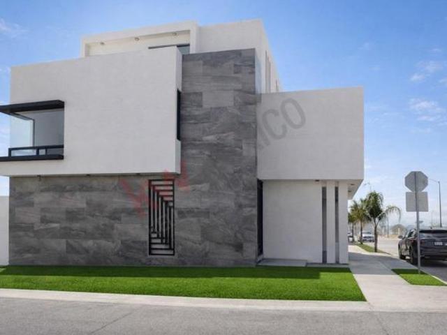 Casa minimalista en venta en Villa Magna
