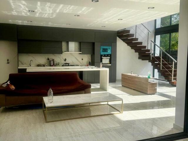 Casa MINIMALISTA EN ZONA DORADA DE CUERNAVACA, COLONIA DELICIAS