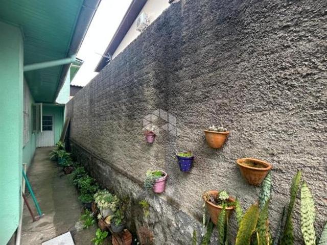 Casa mista no Bairro Cinquentenário em Farroupilha