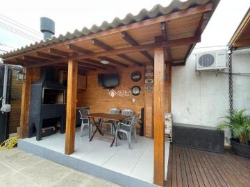 Casa mista em terreno 10mx25m, churrasq, garagem!
