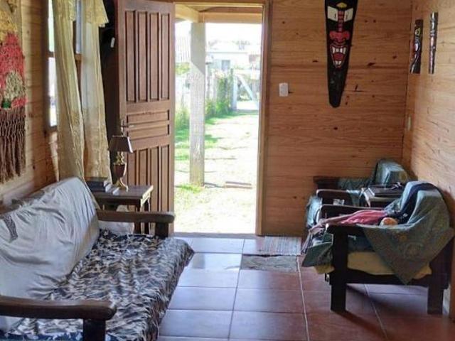 CASA MISTA PRÉ FABRICADA E ALVENARIA 100M2 MUITO BOA COM TERRENO PLANO DE ESQU