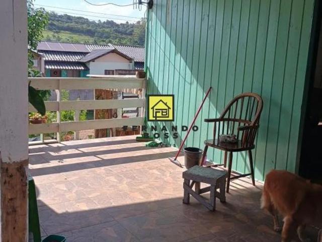Casa Mista toda com piso cerâmico