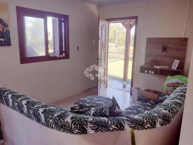 CASA MOBILIADA 2 DORMITÓRIOS, 2 VAGAS DE GARAGEM A 50 METROS DO MAR EM QUINTÃO