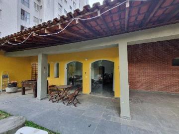 Casa Mobiliada à Venda na Enseada em Guarujá