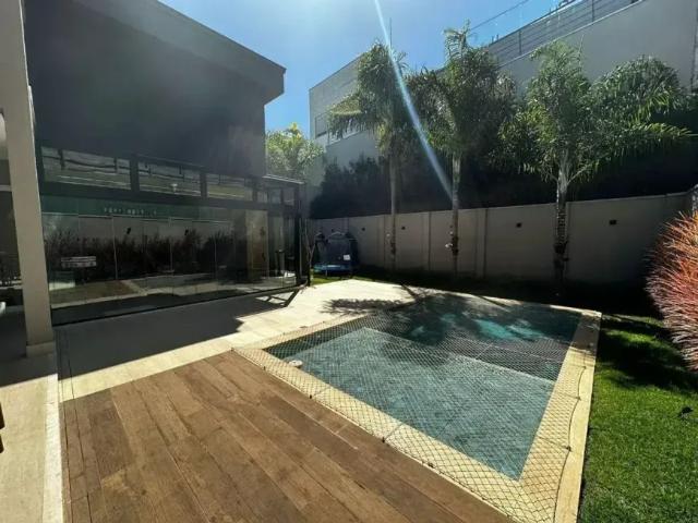Casa Mobiliada aluguel e venda com 464 m com 4 quartos