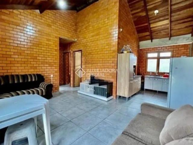 Casa Mobiliada com Piscina | 3 Dormitórios | 12 Quadras do Mar | Atlântida Sul Osório