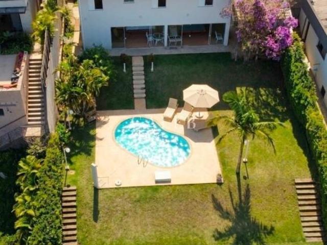 Casa Mobiliada em condomínio com deliciosa área de lazer e piscina em Atibaia SP, no Condomínio Serr