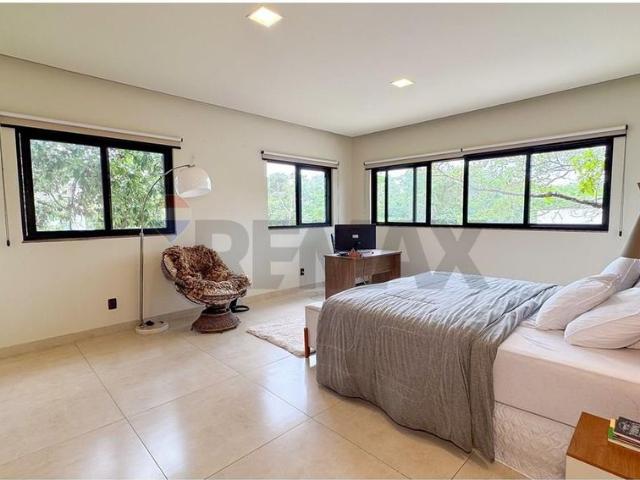 Casa Mobiliada para Locação no Residencial Máxximo Garden | Jardim Botânico | 04 Quartos | Piscina | 400m2