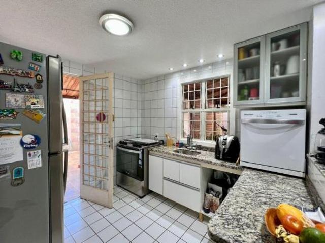 Casa modelo Flávia à venda com 3 dormitórios sendo 1 suíte e 125m2 de construção em bairro planejado