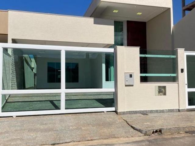 CASA MODERNA 3 SUÍTES EM VICENTE PIRES COM CLOSET E PISCINA