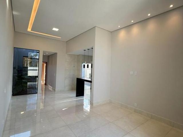 Casa Moderna com Quintal no Villa Paradiso
