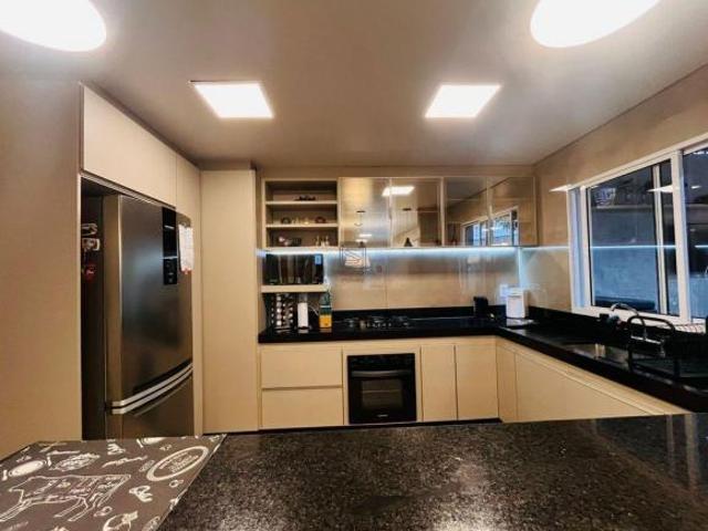 Casa moderna com 2 suítes + 1 dormitório