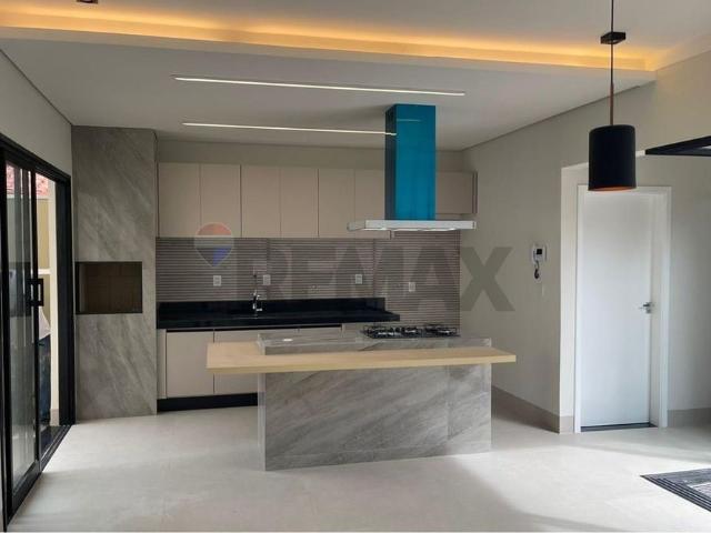 Casa Moderna com 3 Suítes e Espaço Gourmet