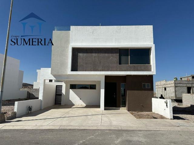 Casa Moderna con Rec?mara en Planta Baja y Rooftop