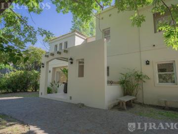 CASA Moderna a ESTRENAR Barrio Saint Matthews. Pilar. Lote 850 m2