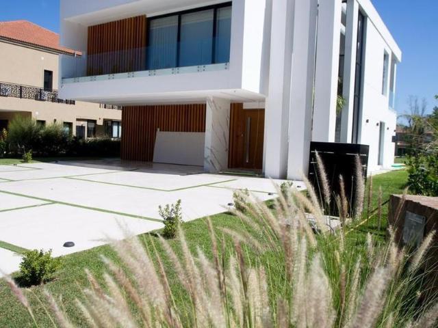 Casa moderna, amueblada, en Saint Thomas