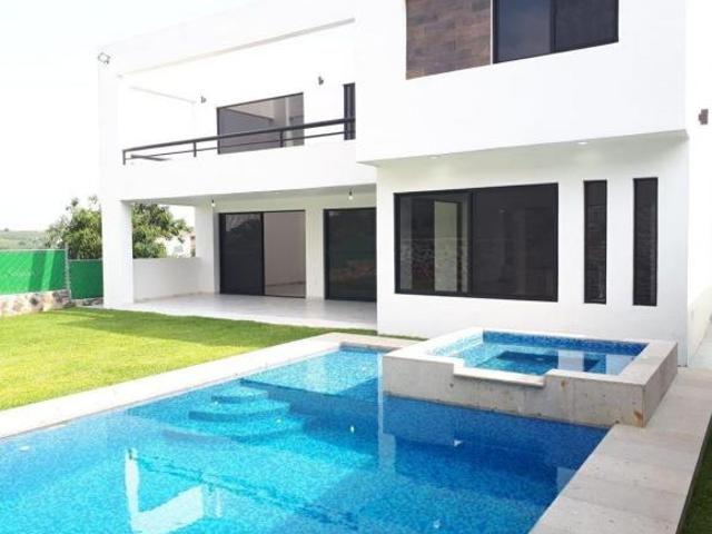 Casa Moderna de 5 Recámaras | Doble Altura y Alberca | Cocoyoc