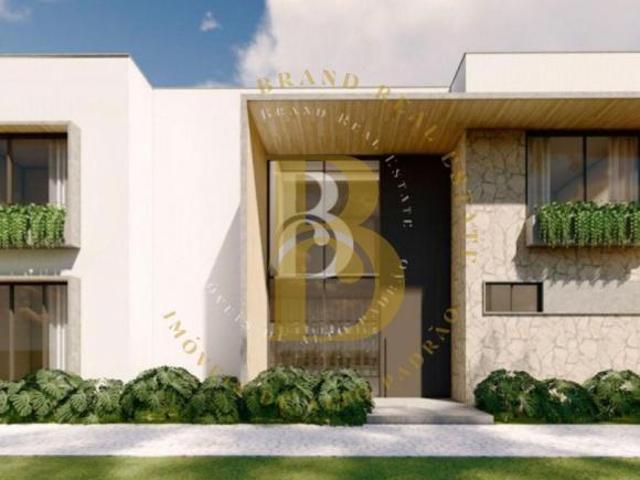 Casa moderna e com espaço gourmet, em condomínio fechado na Chácara Santo Antônio